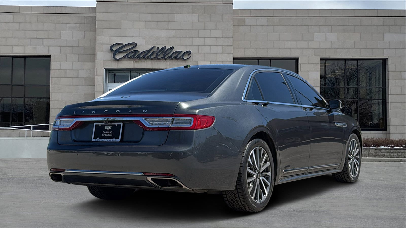2017 Lincoln Continental Select photo 2