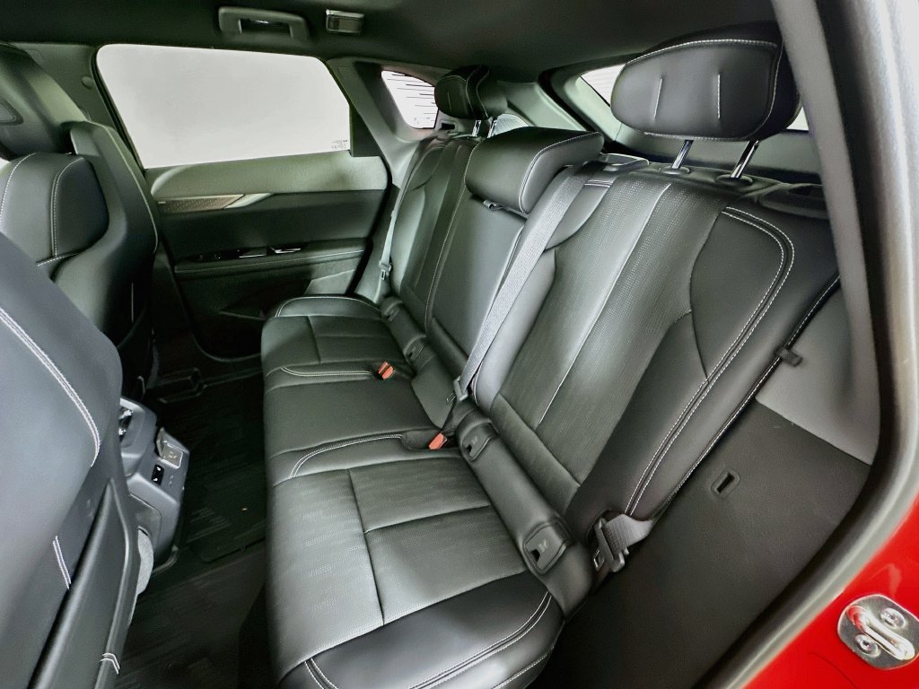 2027 Cadillac OPTIQ Premium Sport - Photo 30
