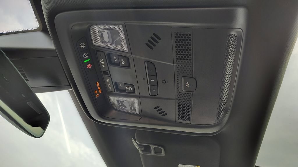 2025 Cadillac XT5 Premium Luxury - Photo 36