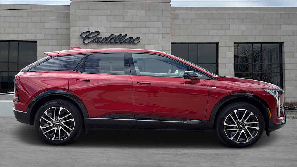 Certified 2025 CADILLAC OPTIQ Sport 2 SUV