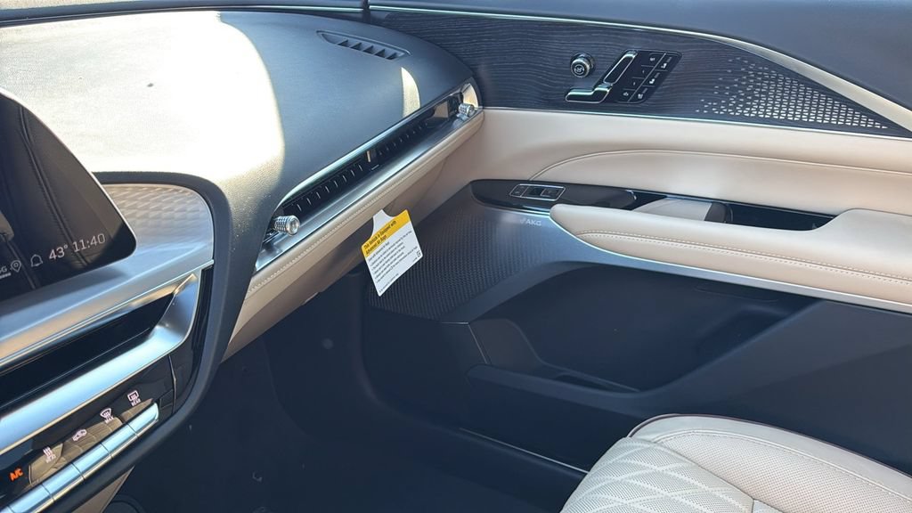 2026 Cadillac LYRIQ Signature Luxury - Photo 24