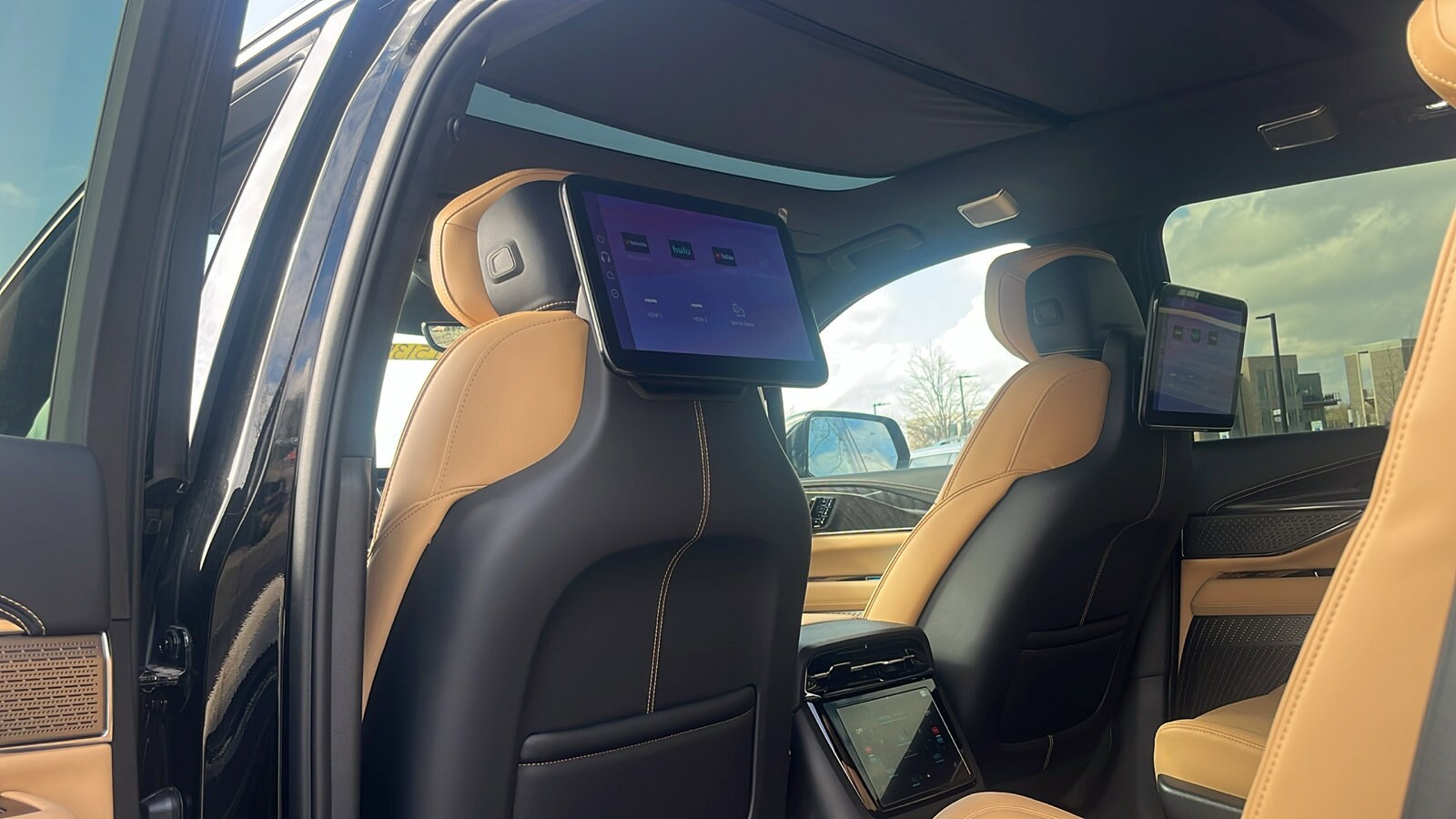 2025 Cadillac Escalade IQ Luxury 2 - Photo 41