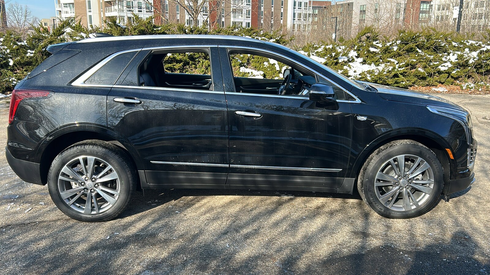 2025 Cadillac XT5 Premium Luxury photo 3