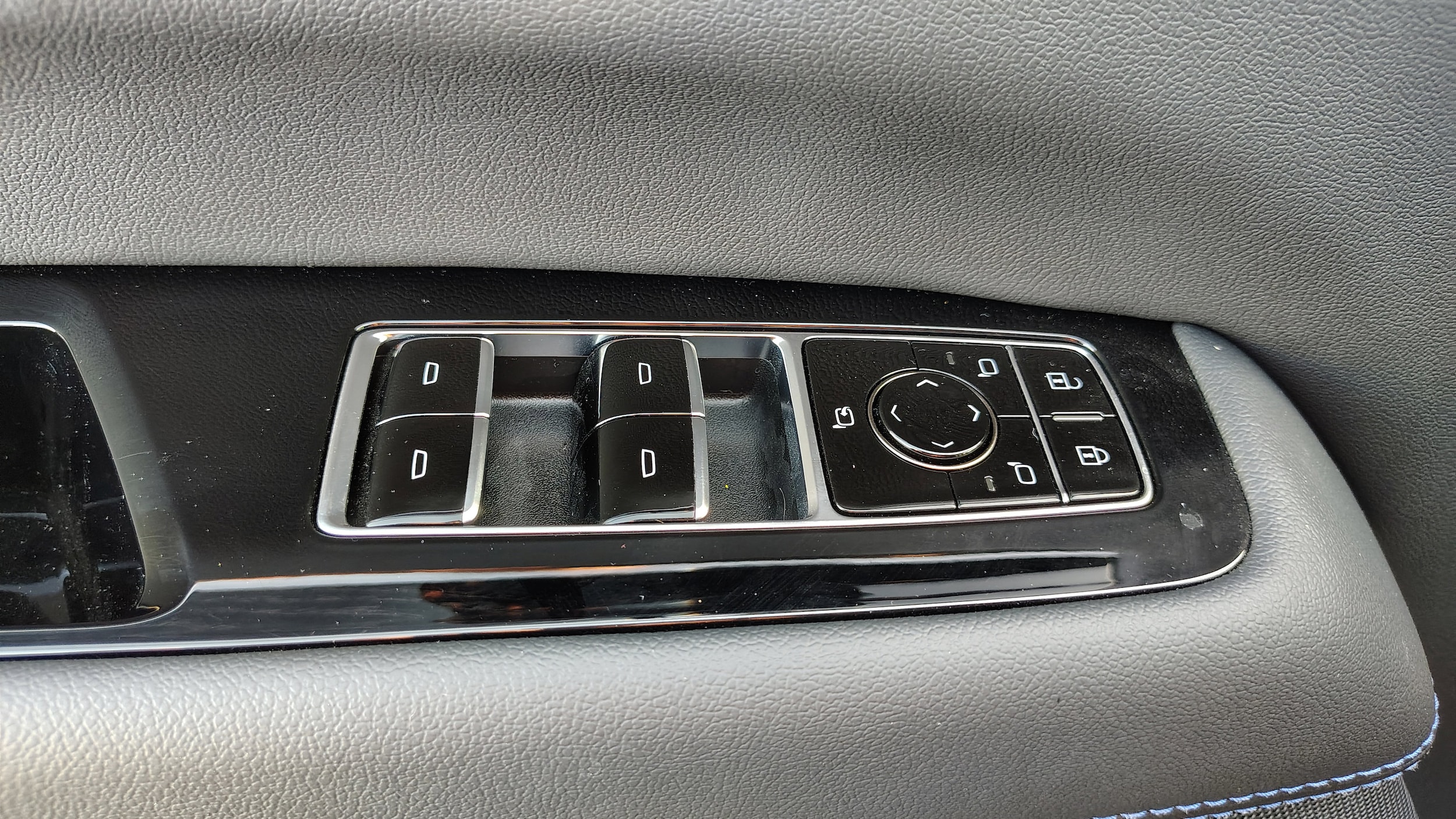 2025 Cadillac Escalade IQ Luxury 1 - Photo 13