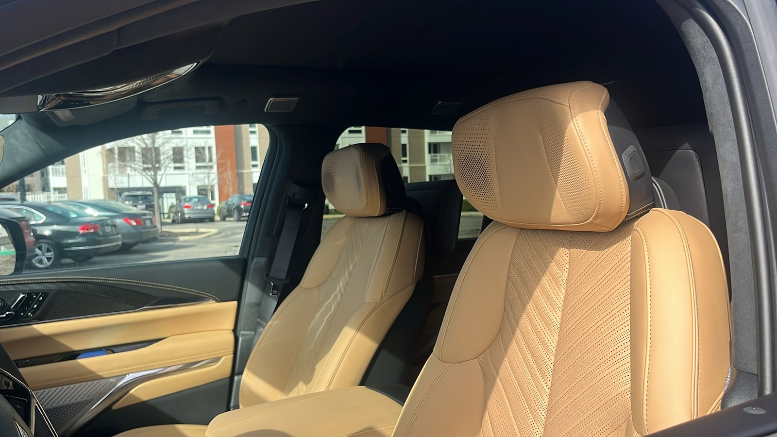 2025 Cadillac Escalade IQ Luxury 2 - Photo 9