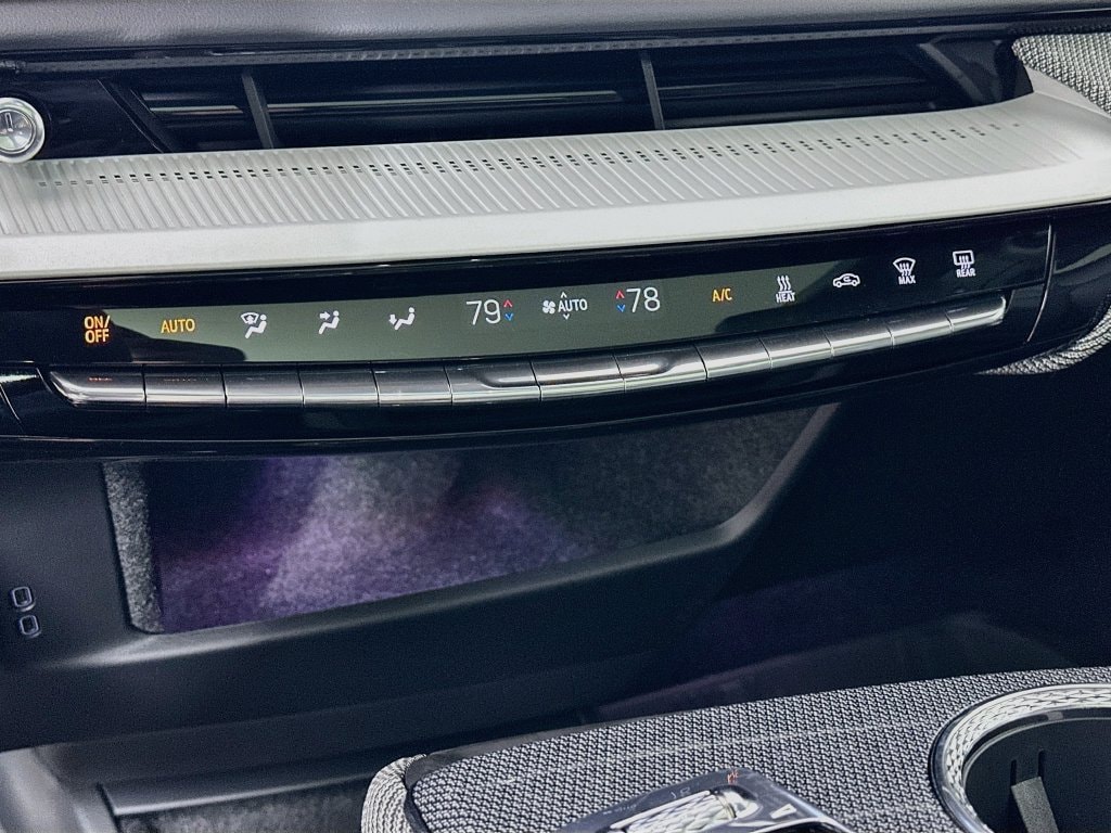 2027 Cadillac OPTIQ Premium Sport - Photo 18