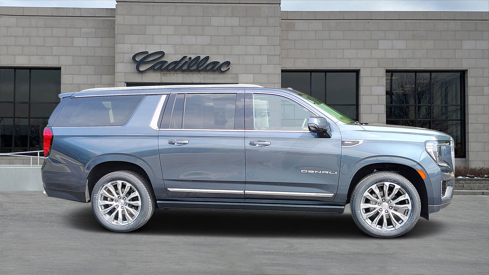 2021 Gmc Yukon XL Denali photo 2