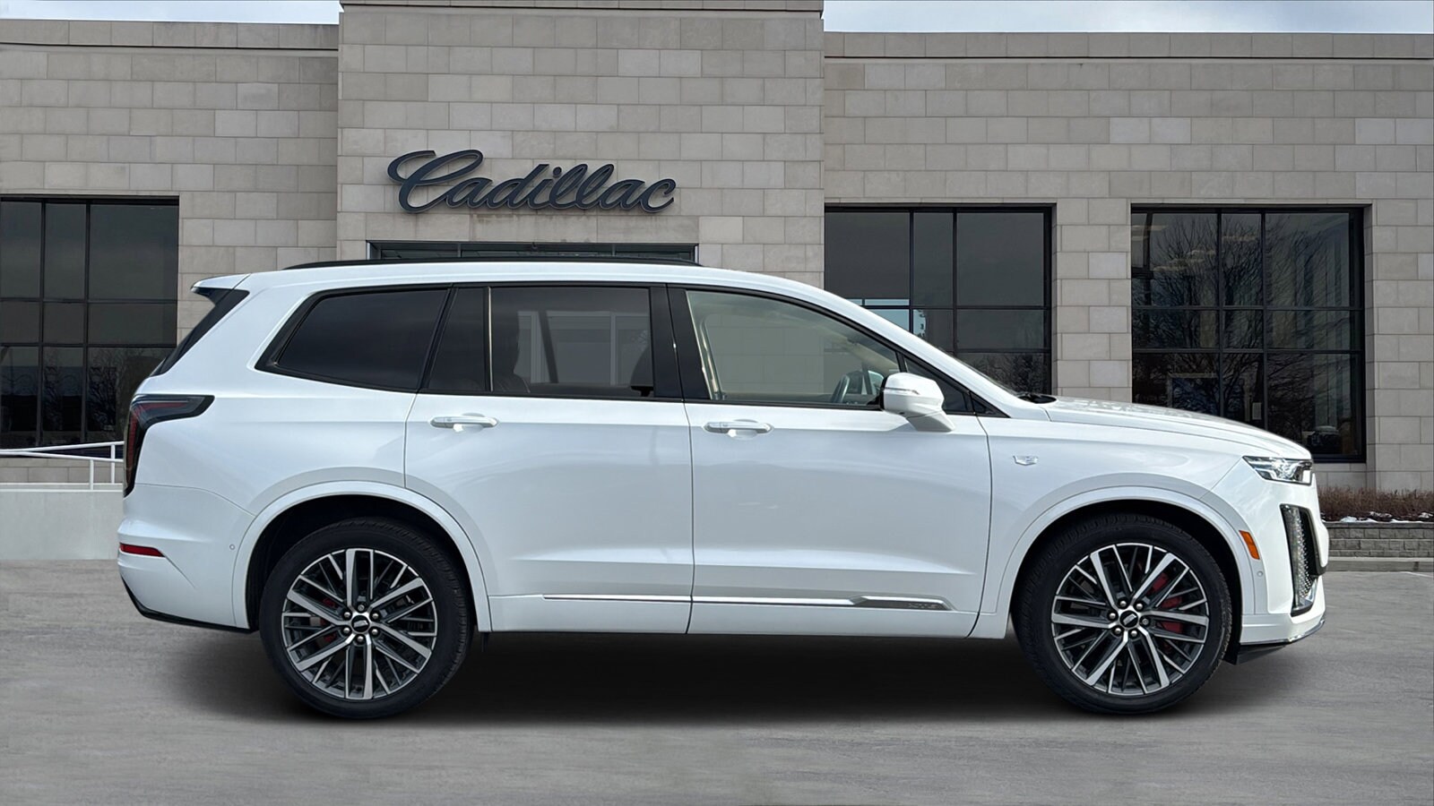 2023 Cadillac XT6 Sport photo 2