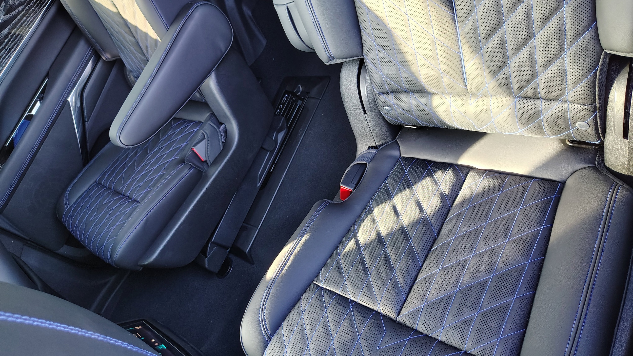 2025 Cadillac Escalade IQ Luxury 1 - Photo 33