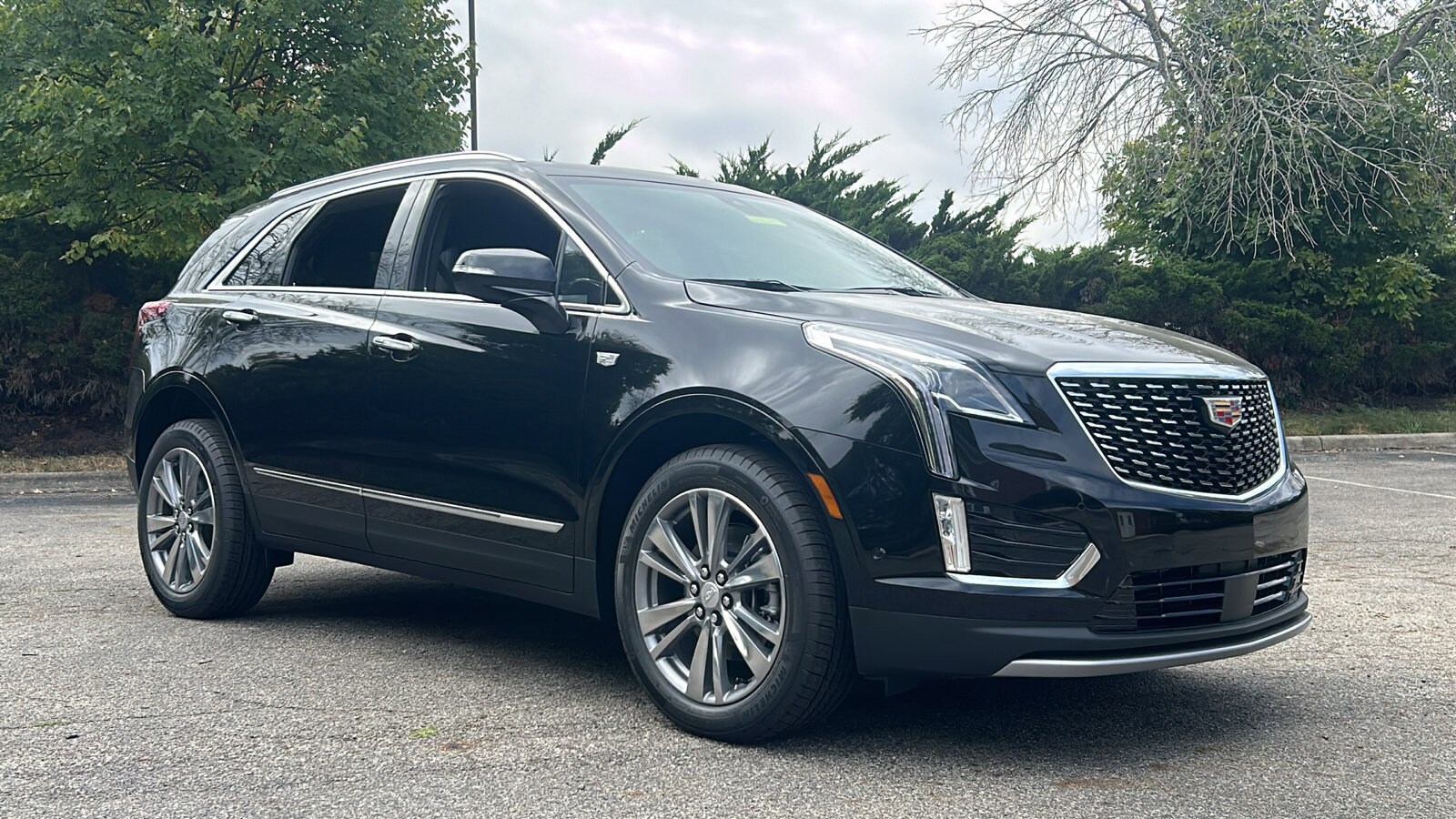 2025 Cadillac XT5 Premium Luxury photo 2