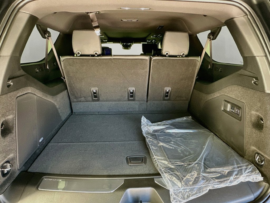 2026 Cadillac Escalade ESV Sport - Photo 32