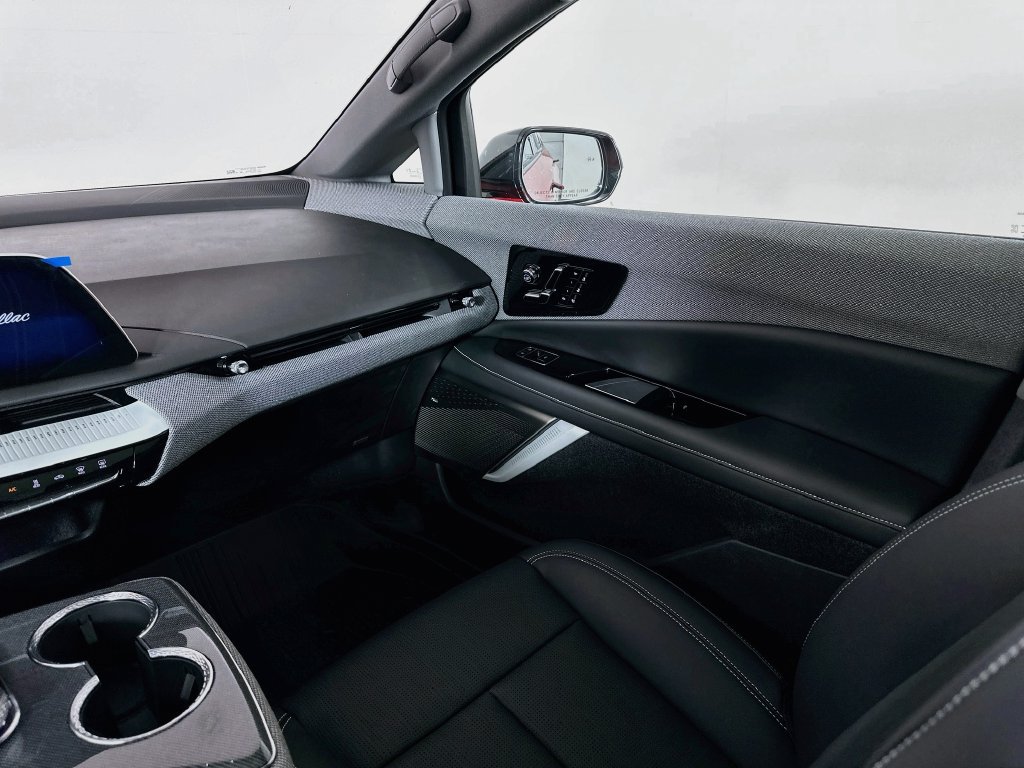 2027 Cadillac OPTIQ Premium Sport - Photo 29