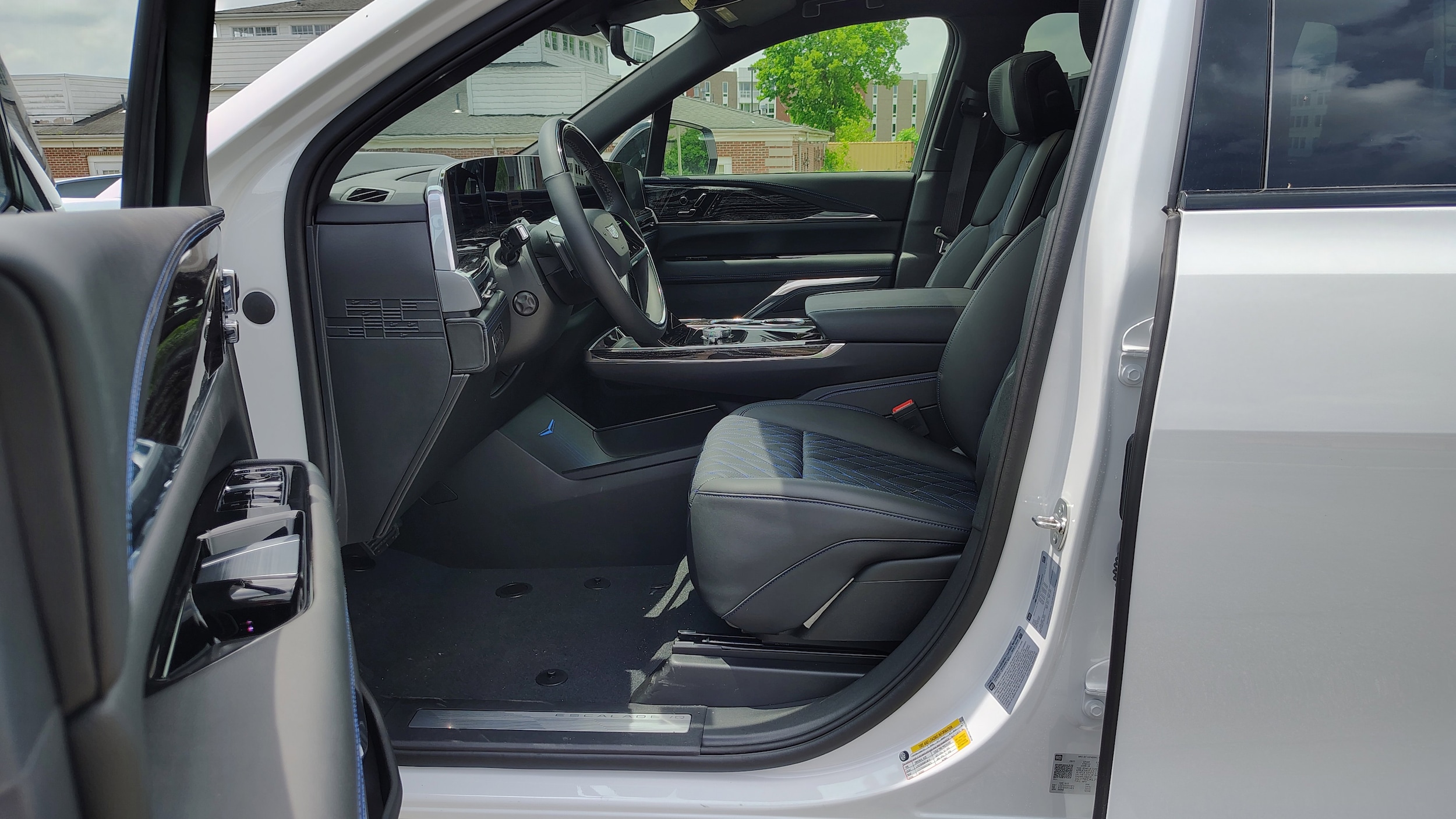 2025 Cadillac Escalade IQ Luxury 1 - Photo 9