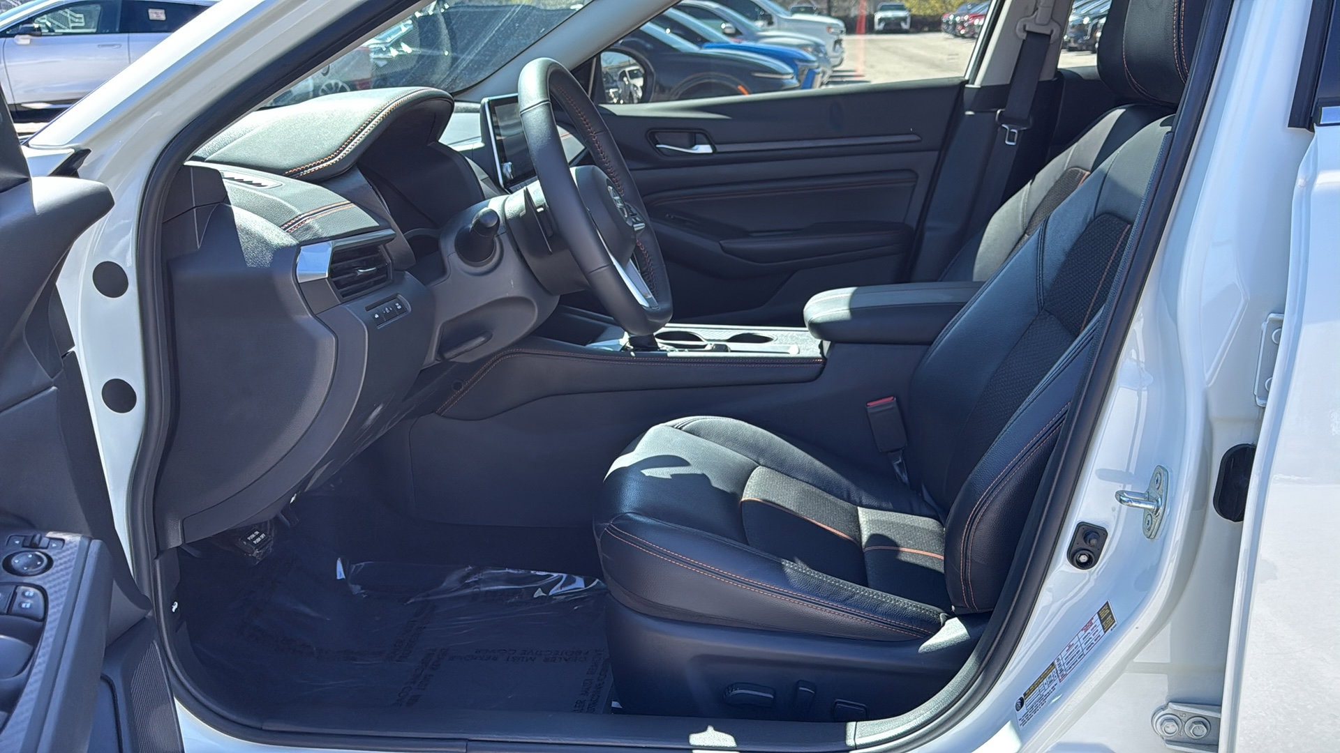 2022 Nissan Altima 2.5 SR photo 3