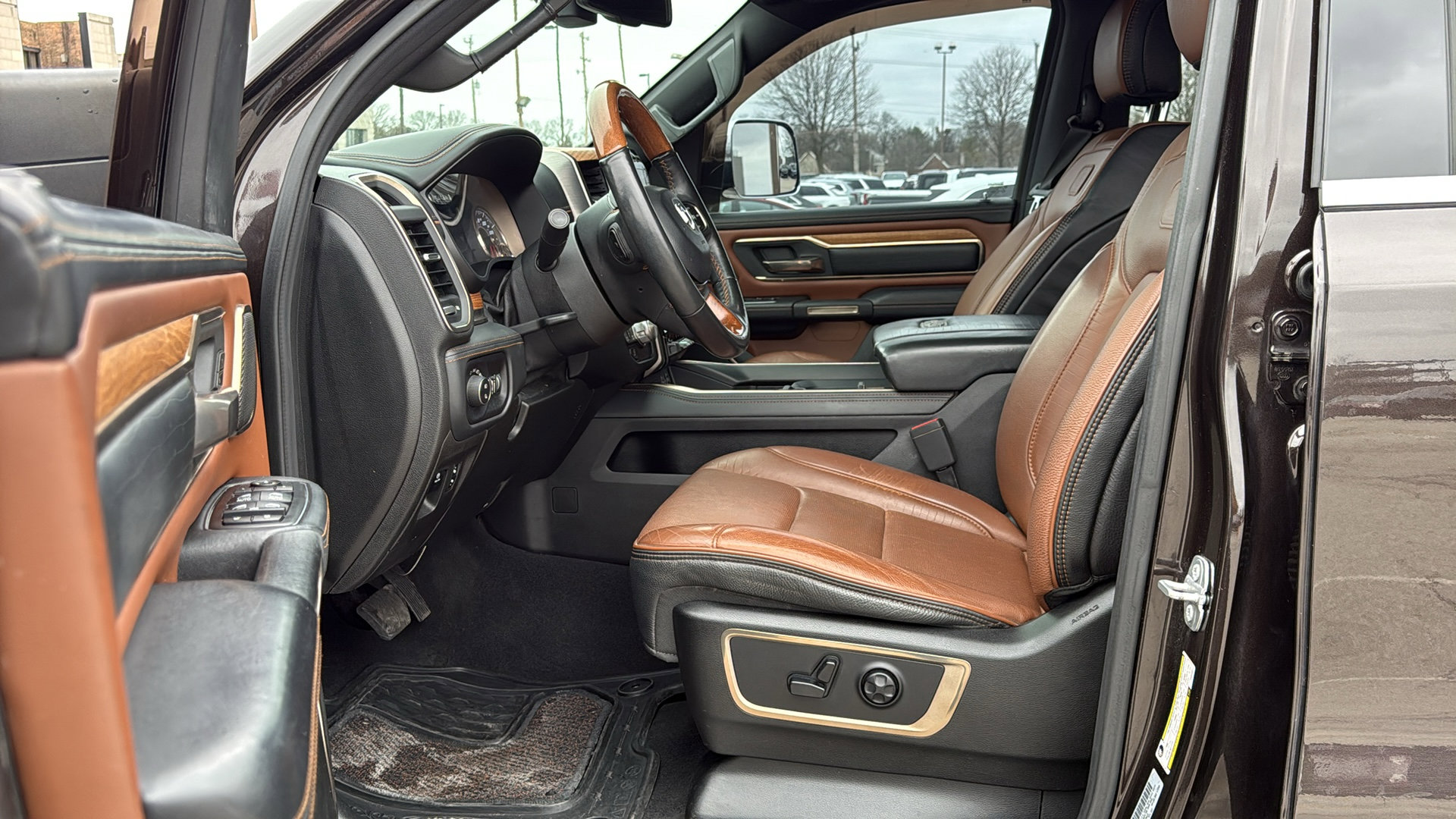 2019 Ram 1500 Longhorn photo 3