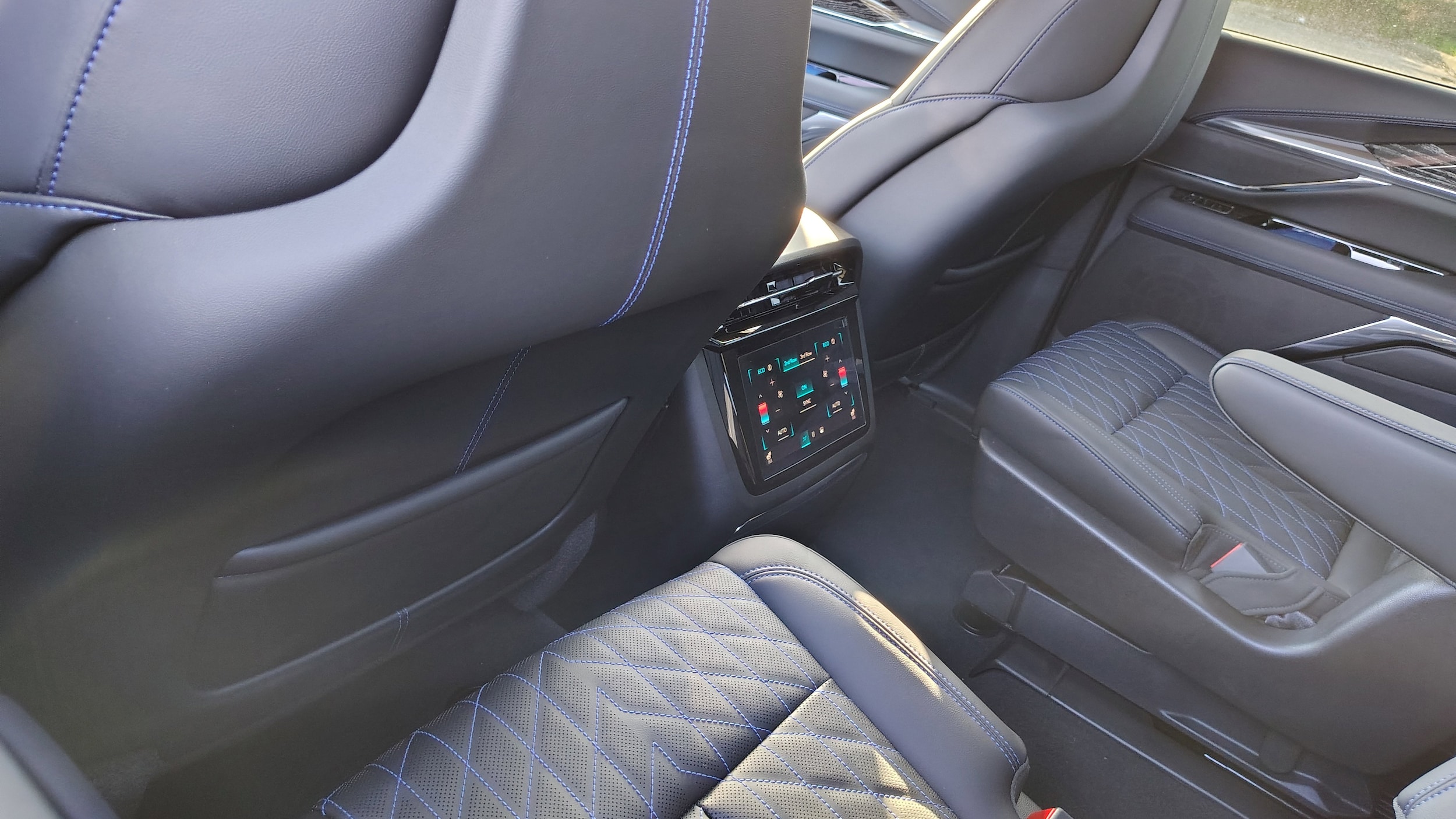 2025 Cadillac Escalade IQ Luxury 1 - Photo 34