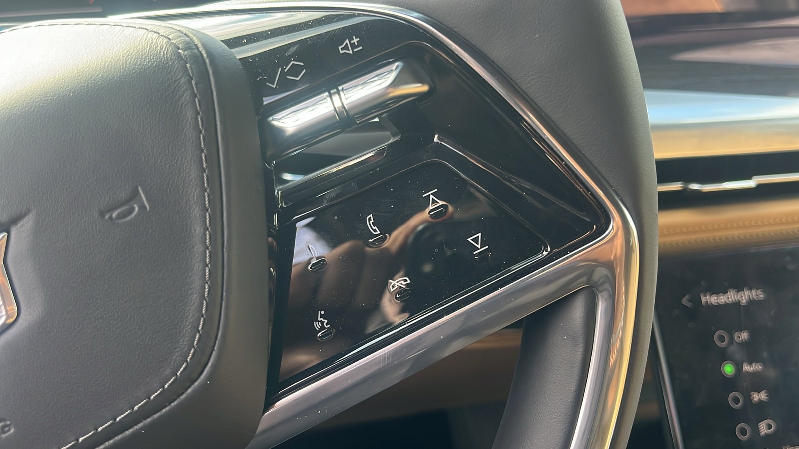 2025 Cadillac Escalade IQ Luxury 2 - Photo 29
