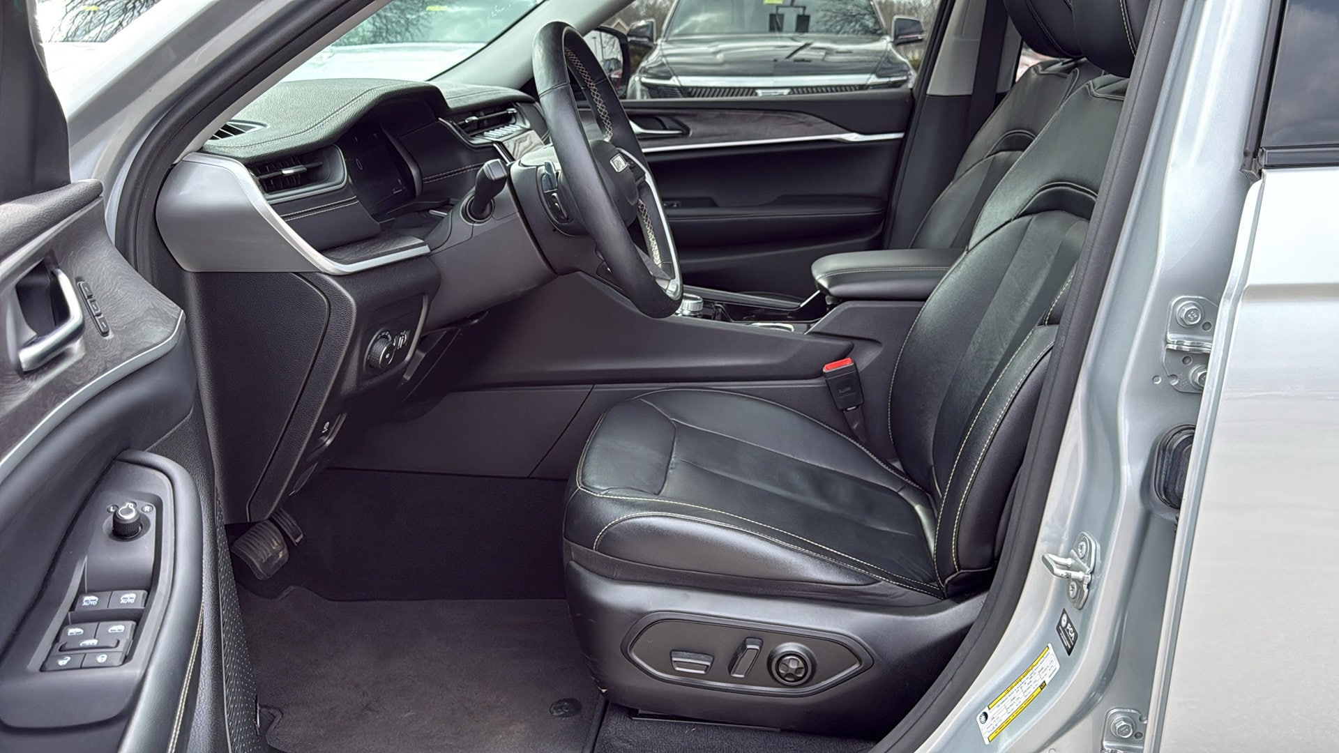 2022 Jeep Grand Cherokee Limited photo 3