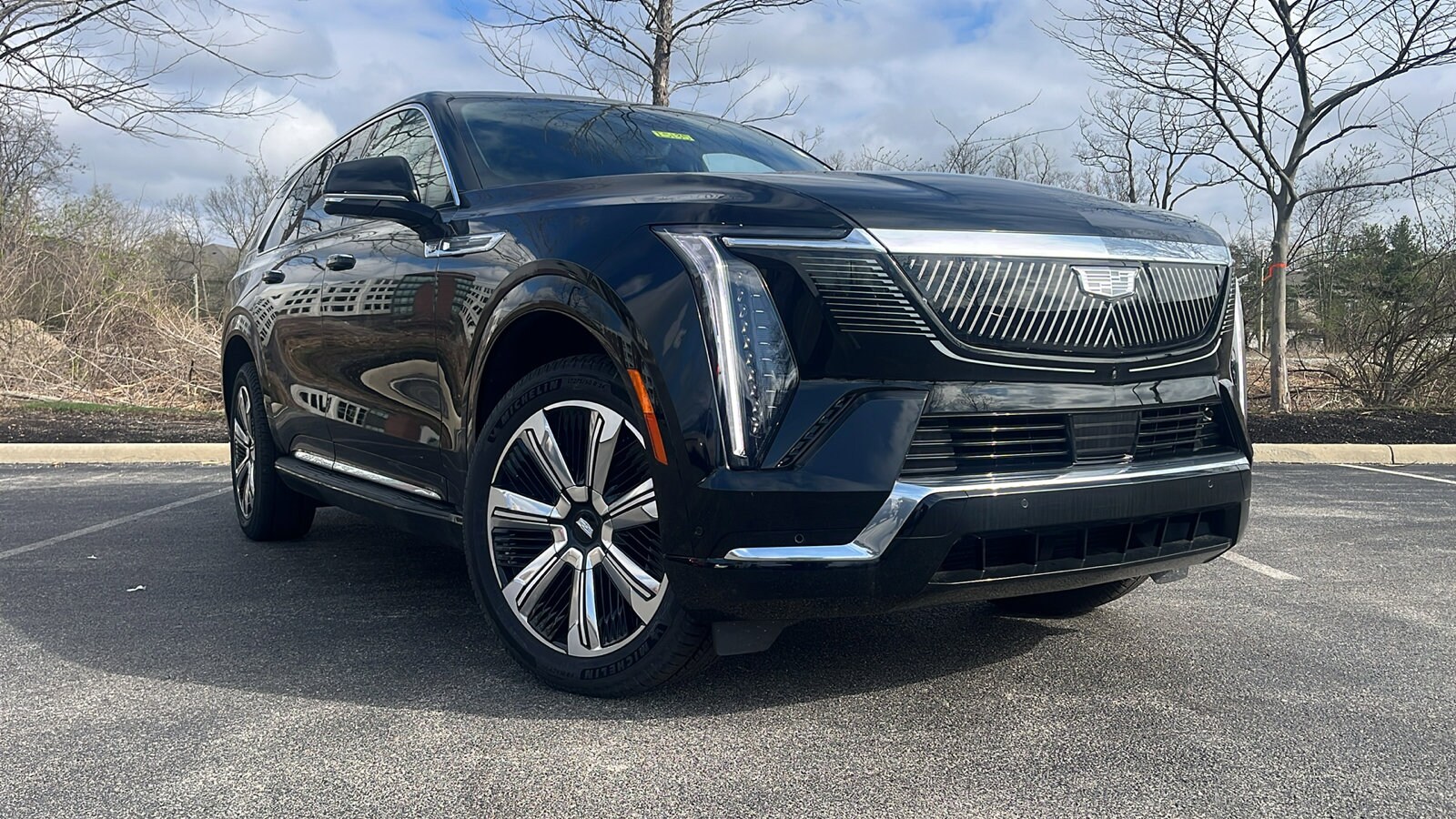 2025 Cadillac Escalade IQ Luxury photo 2