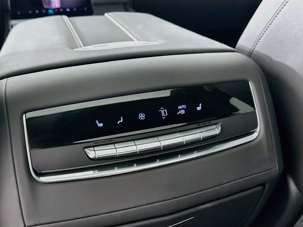 2026 Cadillac Escalade Sport - Photo 34