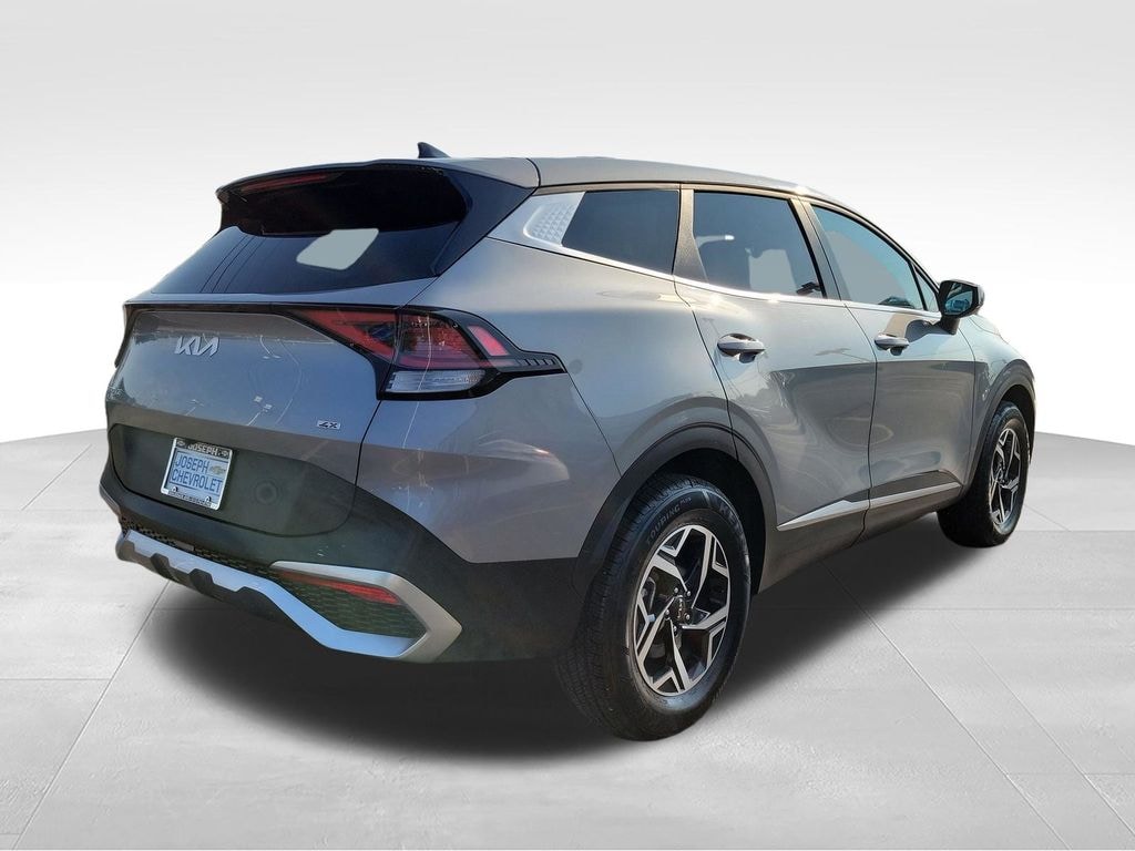 Used 2024 Kia Sportage LX SUV