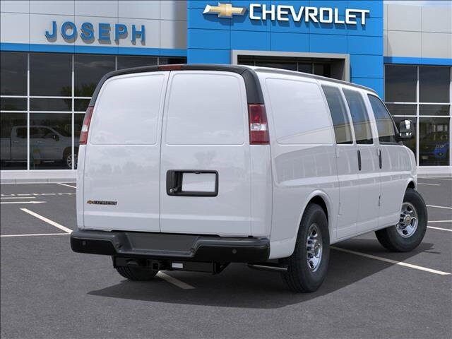2025 Chevrolet Express 2500 Work Cargo Van photo 4
