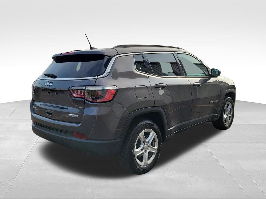 Used 2024 Jeep Compass Latitude SUV