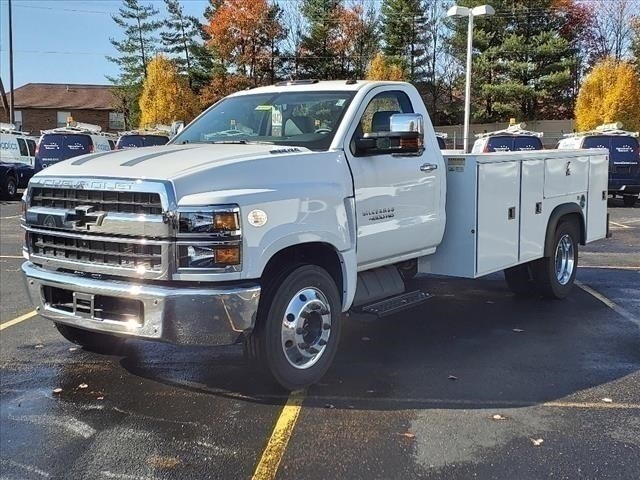 2022 Chevrolet Silverado 4500HD Work Truck photo 3