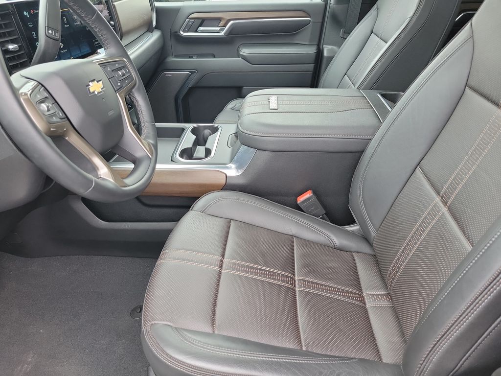 2024 Chevrolet Silverado 3500HD High Country - Photo 19