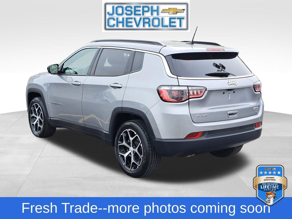 Used 2024 Jeep Compass Latitude SUV