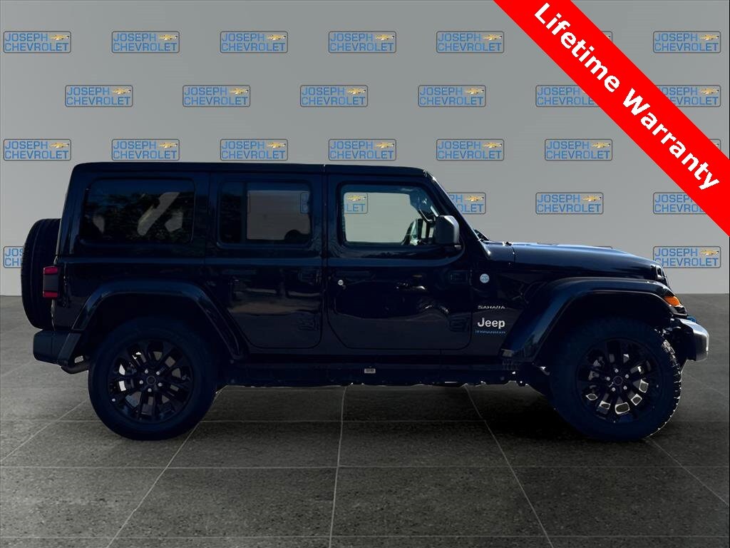 2024 Jeep Wrangler Sahara 4xe photo 3
