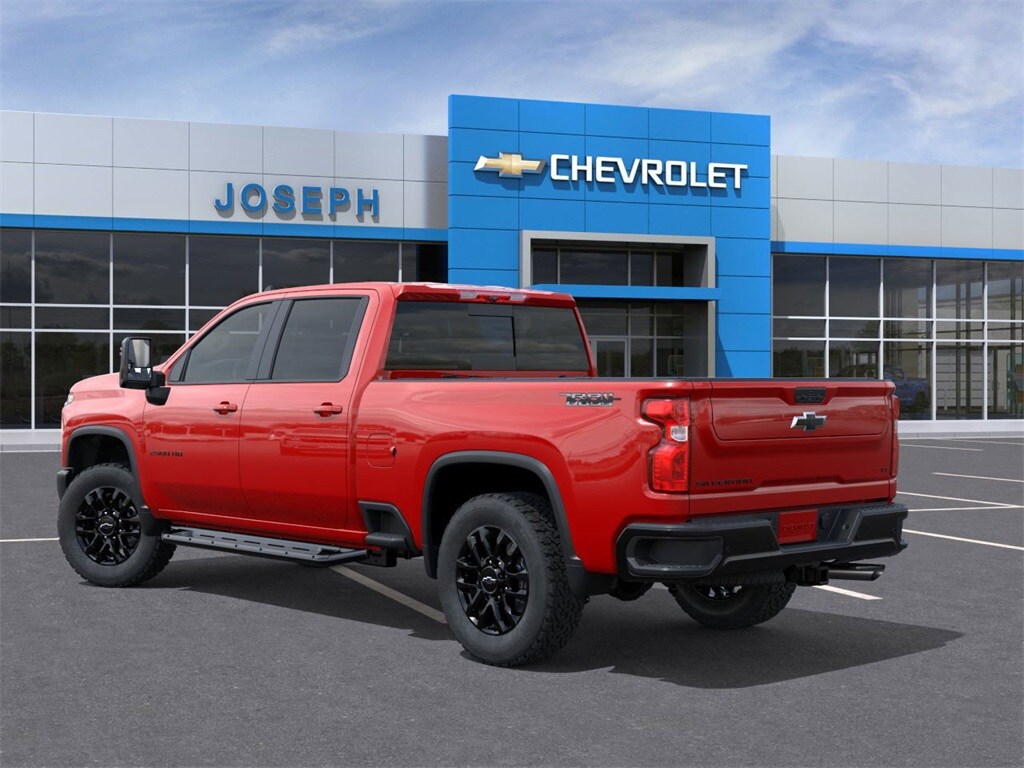 2025 Chevrolet Silverado 2500HD LT photo 3