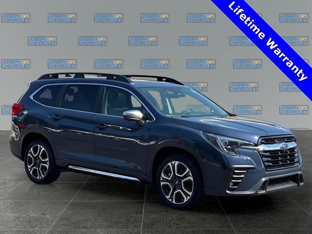 2023 Subaru Ascent Limited photo 3