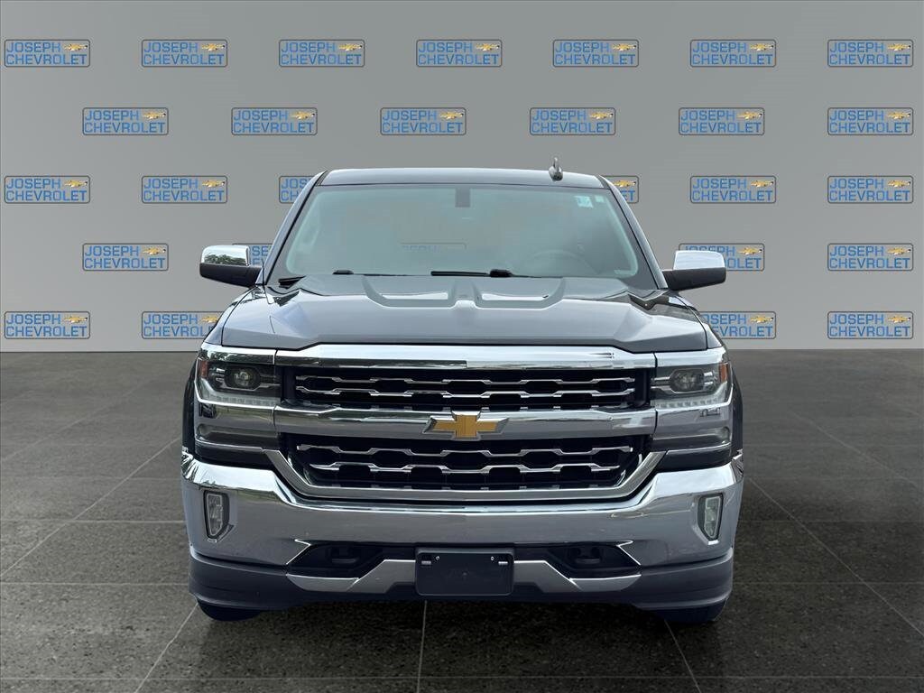 2018 Chevrolet Silverado 1500 LTZ photo 2