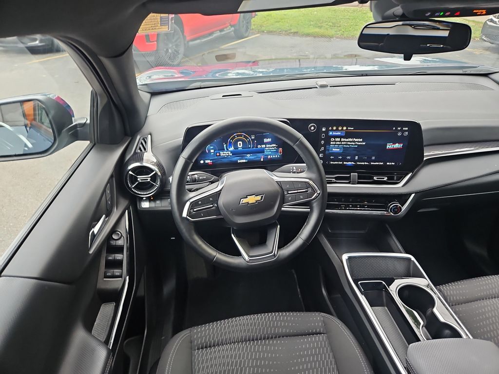 2025 Chevrolet Equinox LT - Photo 11