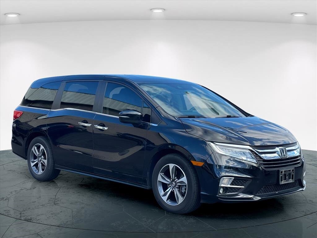 2018 Honda Odyssey Touring photo 3