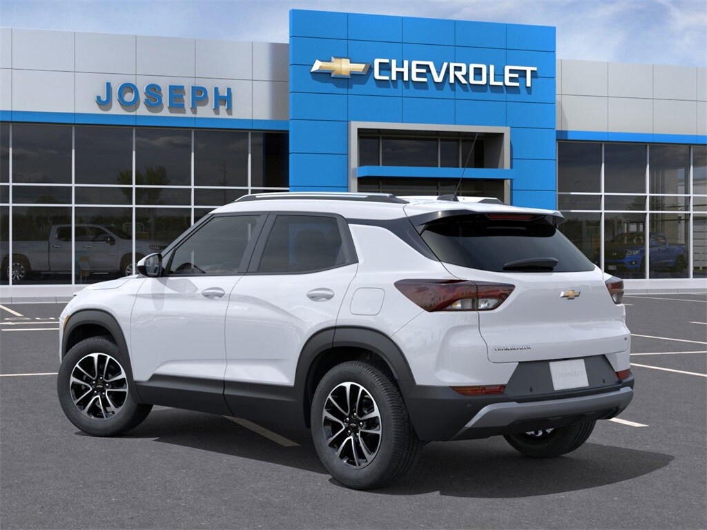 2026 Chevrolet Trailblazer LT photo 2