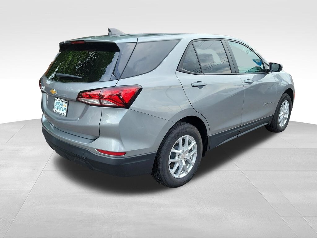 Used 2024 Chevrolet Equinox LS SUV