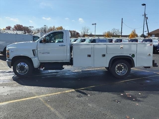 2022 Chevrolet Silverado 4500HD Work Truck photo 4