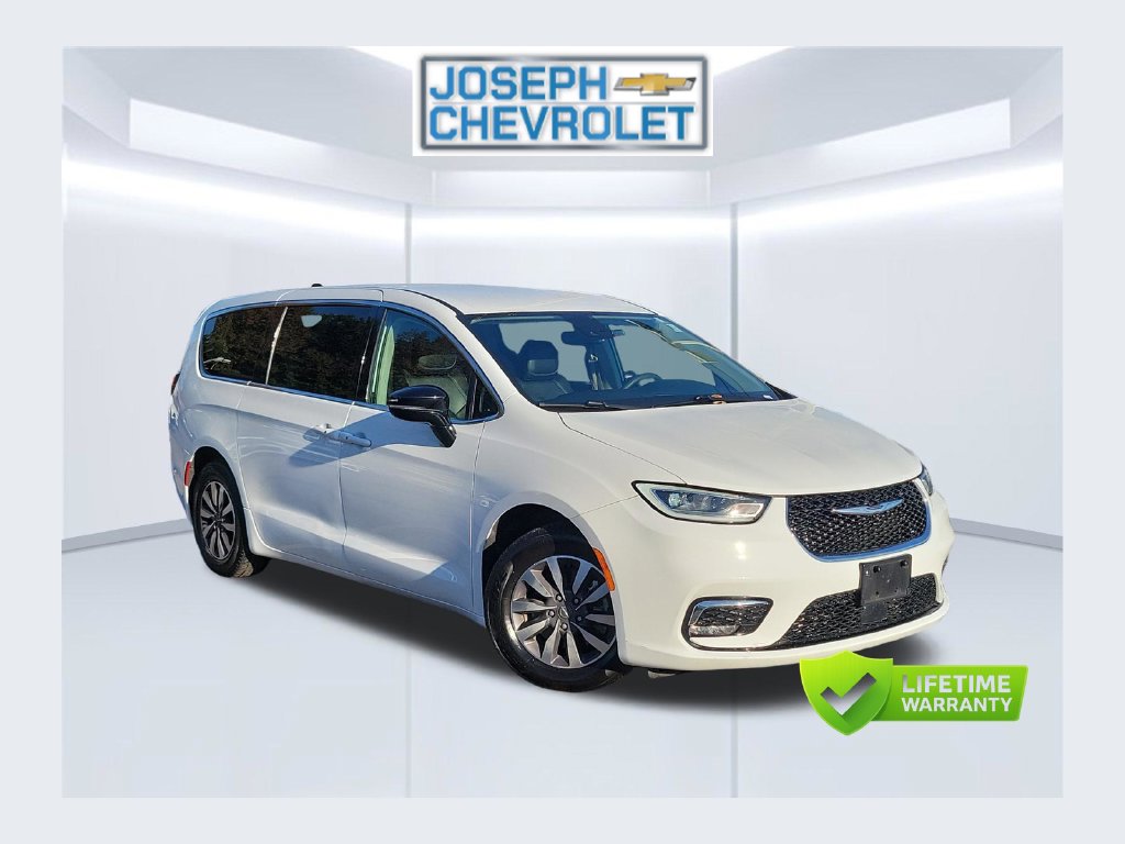 Used 2024 Chrysler Pacifica Hybrid Select Minivan/Van