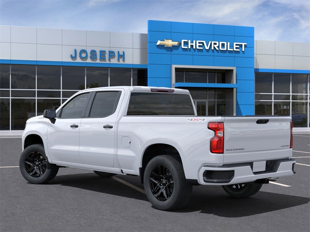 2025 Chevrolet Silverado 1500 Custom photo 3