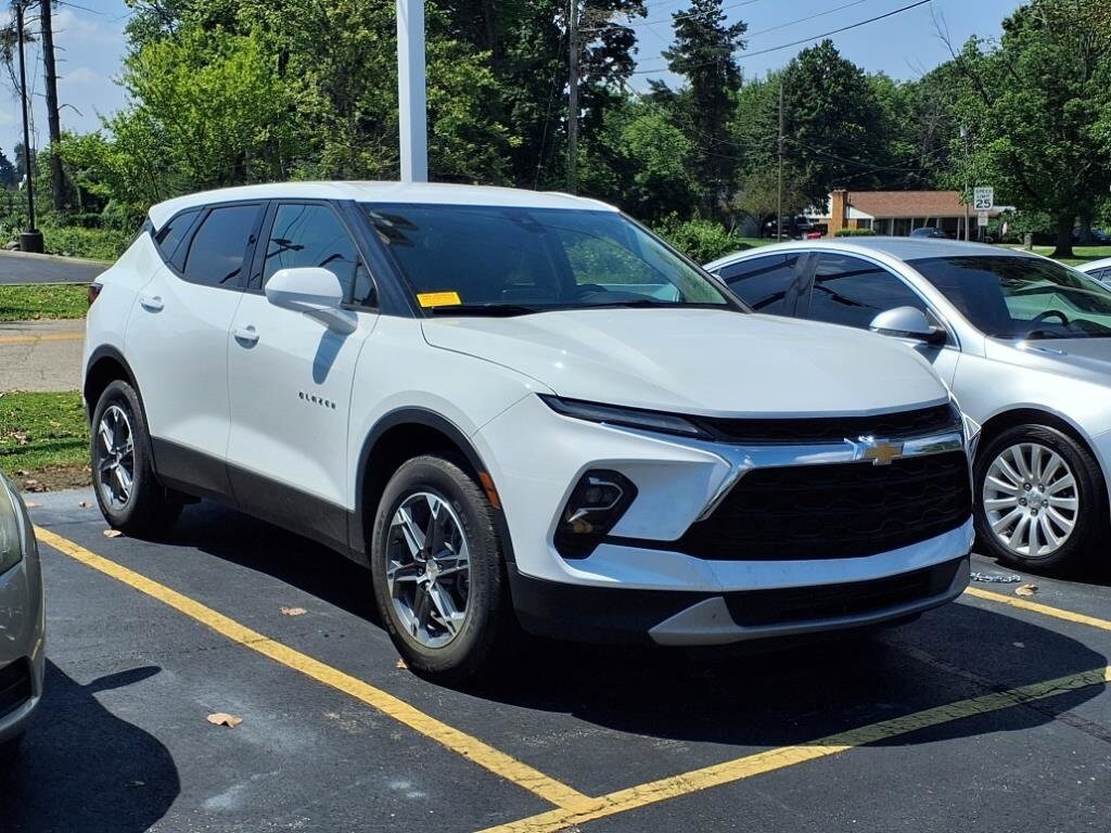2025 Chevrolet Blazer 2LT photo 3