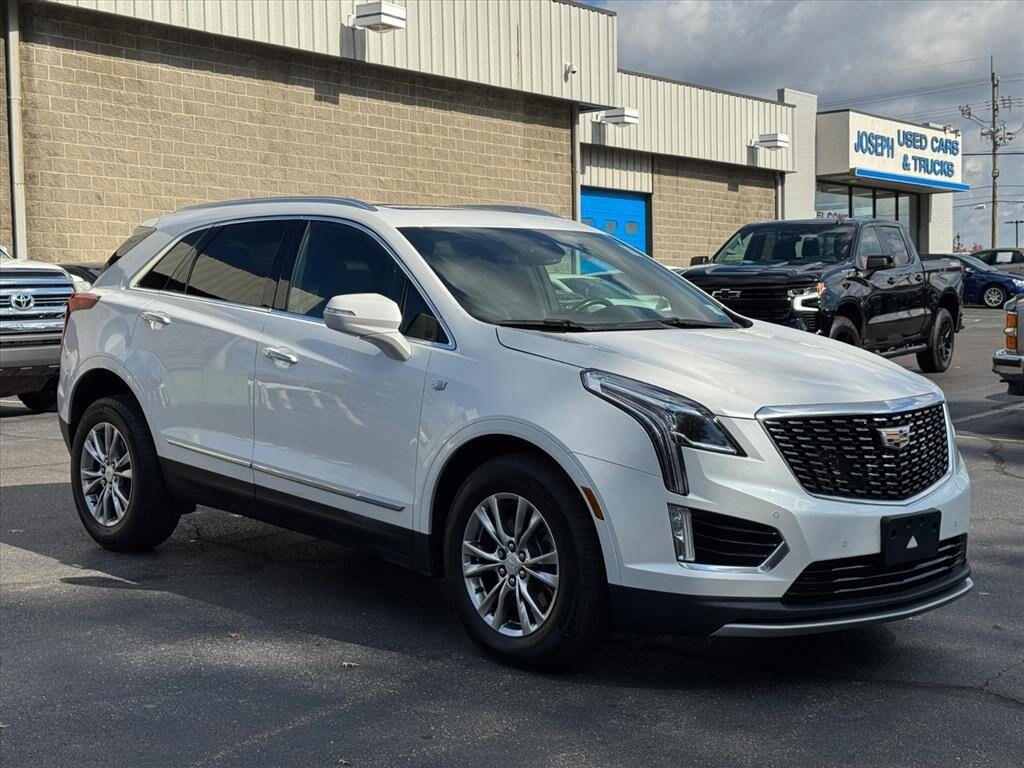 2022 Cadillac XT5 Premium Luxury photo 3