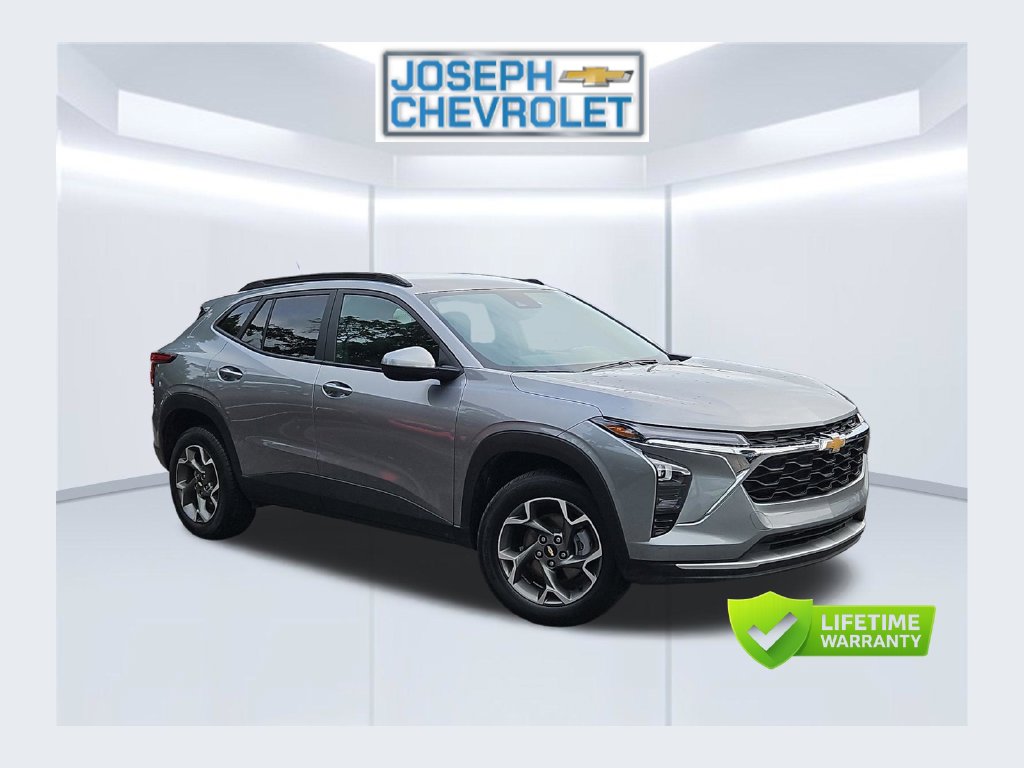 Used 2025 Chevrolet Trax LT SUV