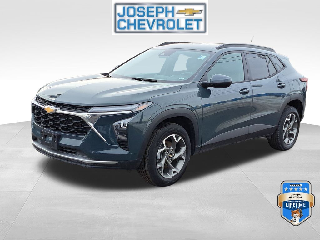 Used 2025 Chevrolet Trax LT SUV