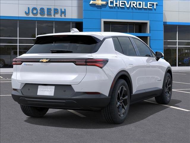2026 Chevrolet Equinox LT photo 4