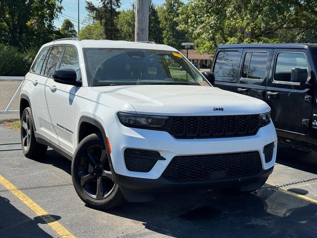 2023 Jeep Grand Cherokee Altitude X photo 3