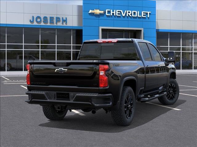 2026 Chevrolet Silverado 2500HD LT photo 4