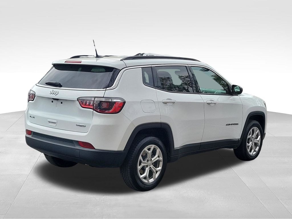 Used 2024 Jeep Compass Latitude SUV