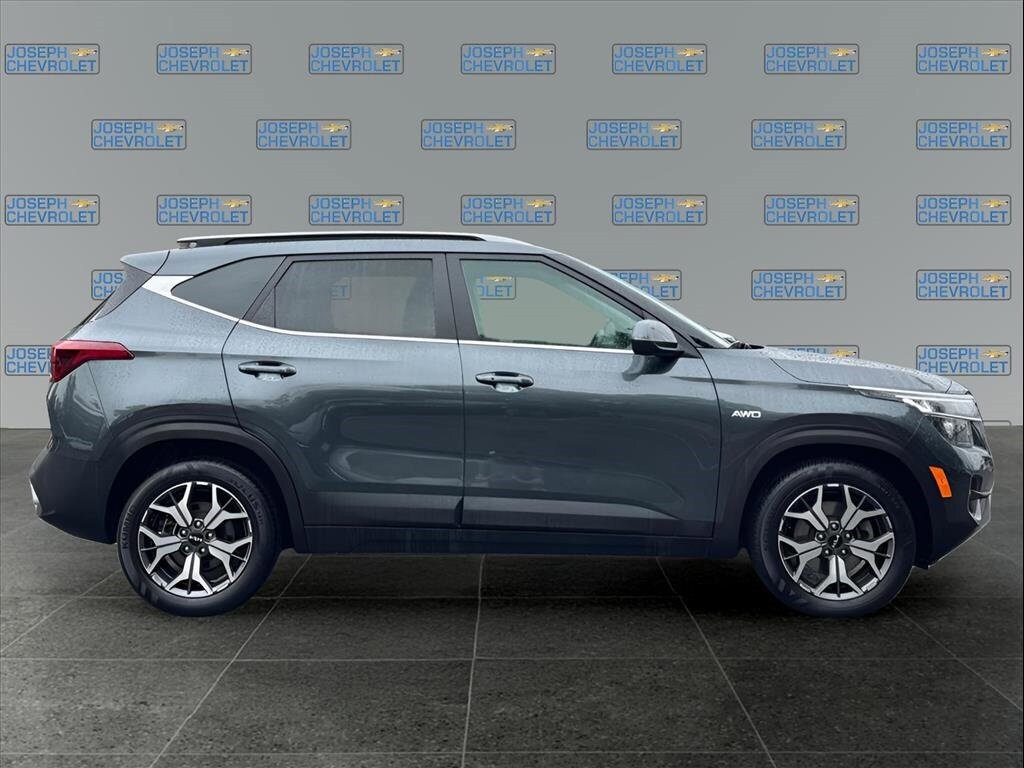 2023 Kia Seltos EX photo 4